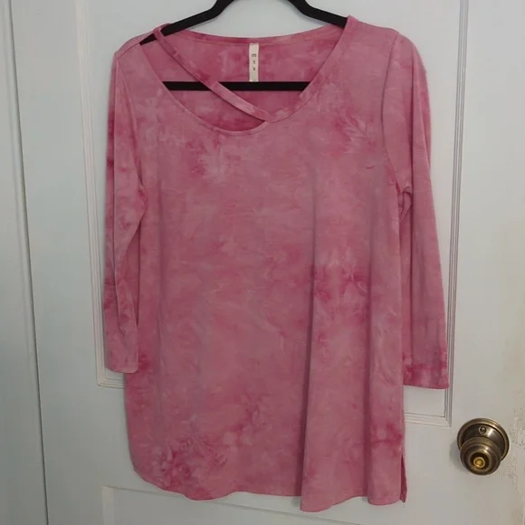 MTS Sz L Pink Tie-dye Shirt with Large Keyhole and 3/4 Sleeves - Picture 1 of 4